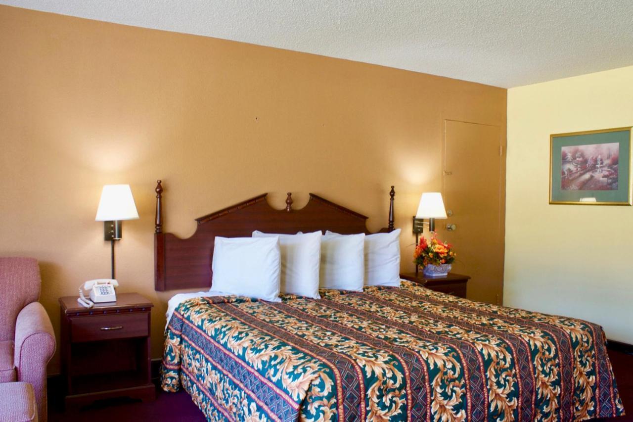 Rodeway Inn Monroe Exteriér fotografie